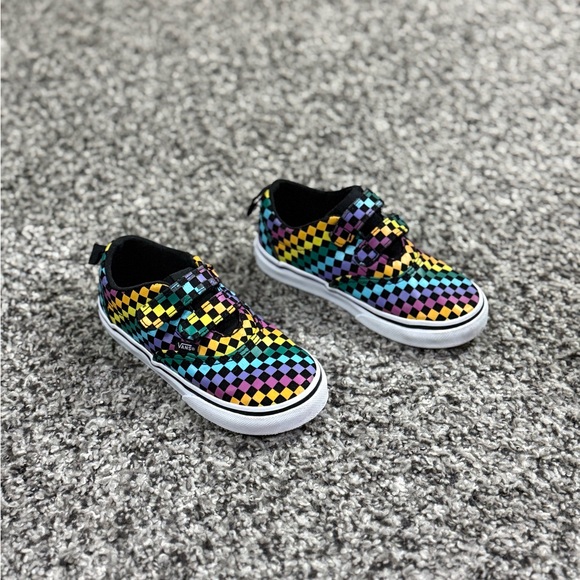 Vans Toddler Shoes - Picture 2 of 7